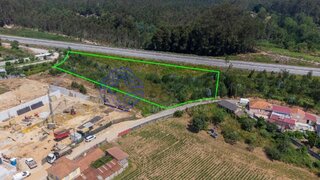Terreno para venda em Santa Maria da Feira, Portugal — 85 000 €