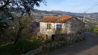 Land for sale in Cinfães, Portugal — €210,000