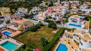Land for sale in Lagoa, Portugal — €380,000