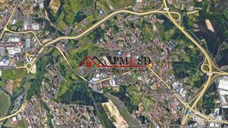 Terreno de 25 000 m² em Leiria