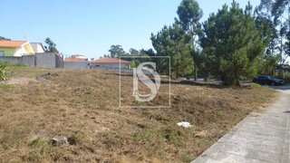 Land for sale in Vila Nova de Famalicão, Portugal — €75,000