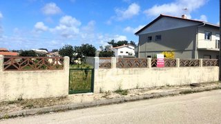 Land for sale in Marinha Grande, Portugal — €47,500