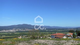 Land for sale in Valença, Portugal — €67,000