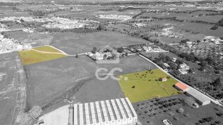 Terreno de 12 000 m² em Évora