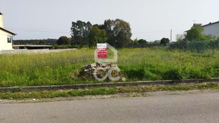 Terreno de 1438 m² em Leiria