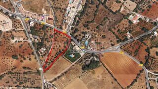 Terreno de 8250 m² em Faro