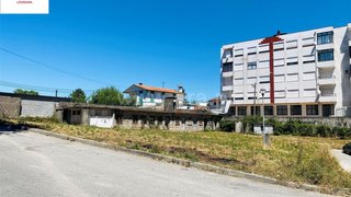 Land for sale in Paços de Ferreira, Portugal
