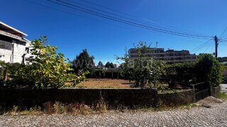 Land for sale in Paredes, Portugal — €85,000