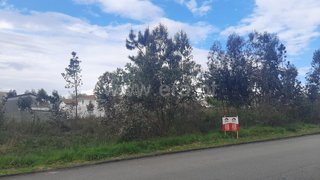 Land for sale in Oliveira de Azeméis, Portugal — €587,000