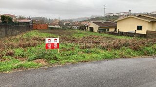 Land for sale in Oliveira de Azeméis, Portugal — €60,000