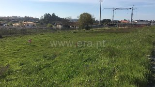 Land for sale in Santa Maria da Feira, Portugal — €92,000
