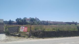 Land for sale in Paredes, Portugal — €105,000