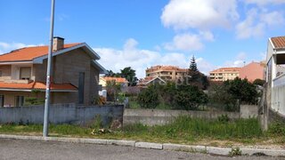 Land for sale in Vila Nova de Gaia, Portugal — €77,380
