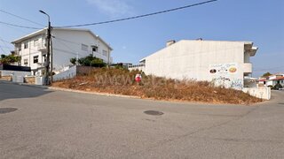 Land for sale in Vila Nova de Gaia, Portugal — €68,000
