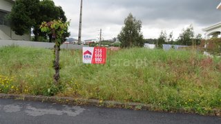 Land for sale in Oliveira de Azeméis, Portugal — €67,400