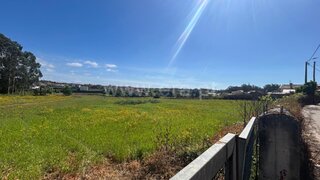 Land for sale in Oliveira de Azeméis, Portugal — €250,000