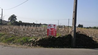 Land for sale in Oliveira de Azeméis, Portugal — €80,000