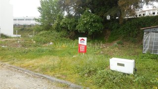 Land for sale in Oliveira de Azeméis, Portugal — €92,000