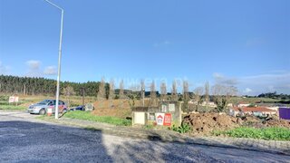 Land for sale in Lourinhã, Portugal — €97,000
