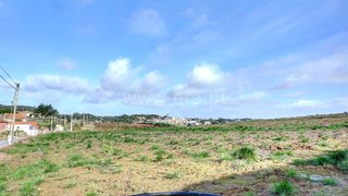 Land for sale in Lourinhã, Portugal — €227,500