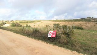 Land for sale in Arruda dos Vinhos, Portugal — €64,900