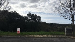 Terreno de 562 m² em Leiria