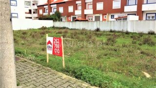 Land for sale in Peniche, Portugal — €80,000