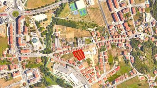 Terreno de 2156 m² em Leiria