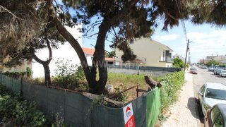 Land for sale in Sesimbra, Portugal — €148,000