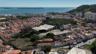 Terreno de 6506 m² em Setúbal