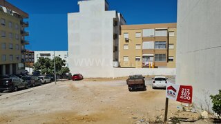 Terreno de 749 m² em Setúbal