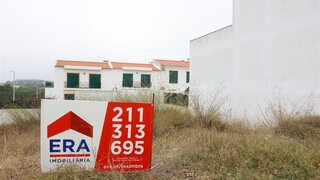 Land for sale in Sesimbra, Portugal — €82,500