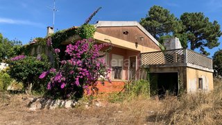 Land for sale in Sesimbra, Portugal — €650,000