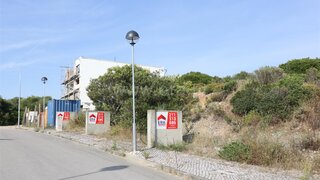 Land for sale in Sesimbra, Portugal — €135,000