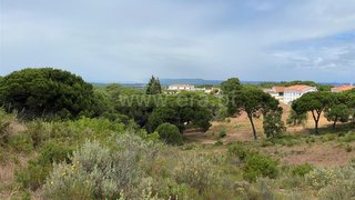 Land for sale in Sesimbra, Portugal — €218,000