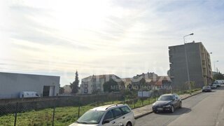 Terreno de 898 m² em Porto