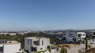 Land for sale in Vila Nova de Gaia, Portugal — €81,500