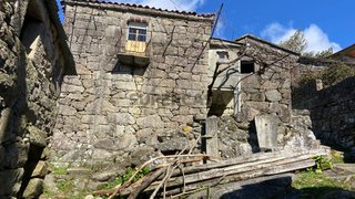 Land for sale in Arcos de Valdevez, Portugal — €20,000