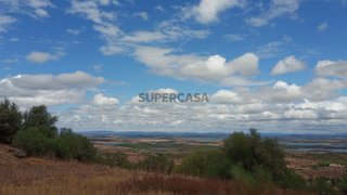 Land for sale in Reguengos de Monsaraz, Portugal — €92,000