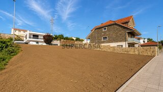 Land for sale in Paredes, Portugal — €79,000