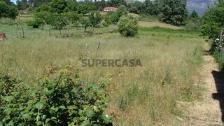 Terreno para venda em Vila Real, Portugal — 68 000 €