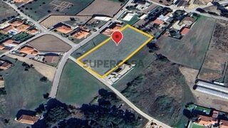 Terreno em Leiria · 4559 m² · 144 000 €