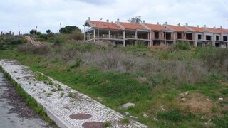 Land for sale in Lourinhã, Portugal — €382,200