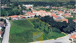 Land for sale in Marinha Grande, Portugal — €125,000