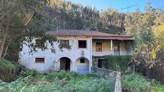 Land for sale in Figueiró dos Vinhos, Portugal — €475,000