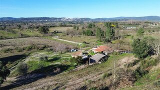 Terreno · 33 000 m² · 77 380 €