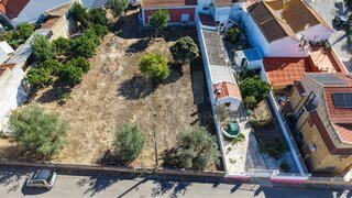 Terreno · 306 m² · 82 500 €