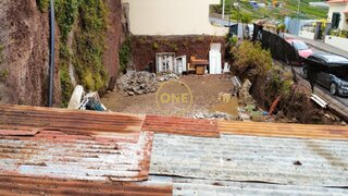 Land for sale in Câmara de Lobos, Portugal — €300,000