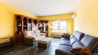 5-bedroom apartment with garden in Ciutat Vella