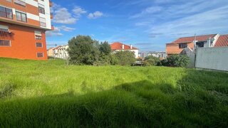 Land for sale in Amadora, Portugal — €85,000